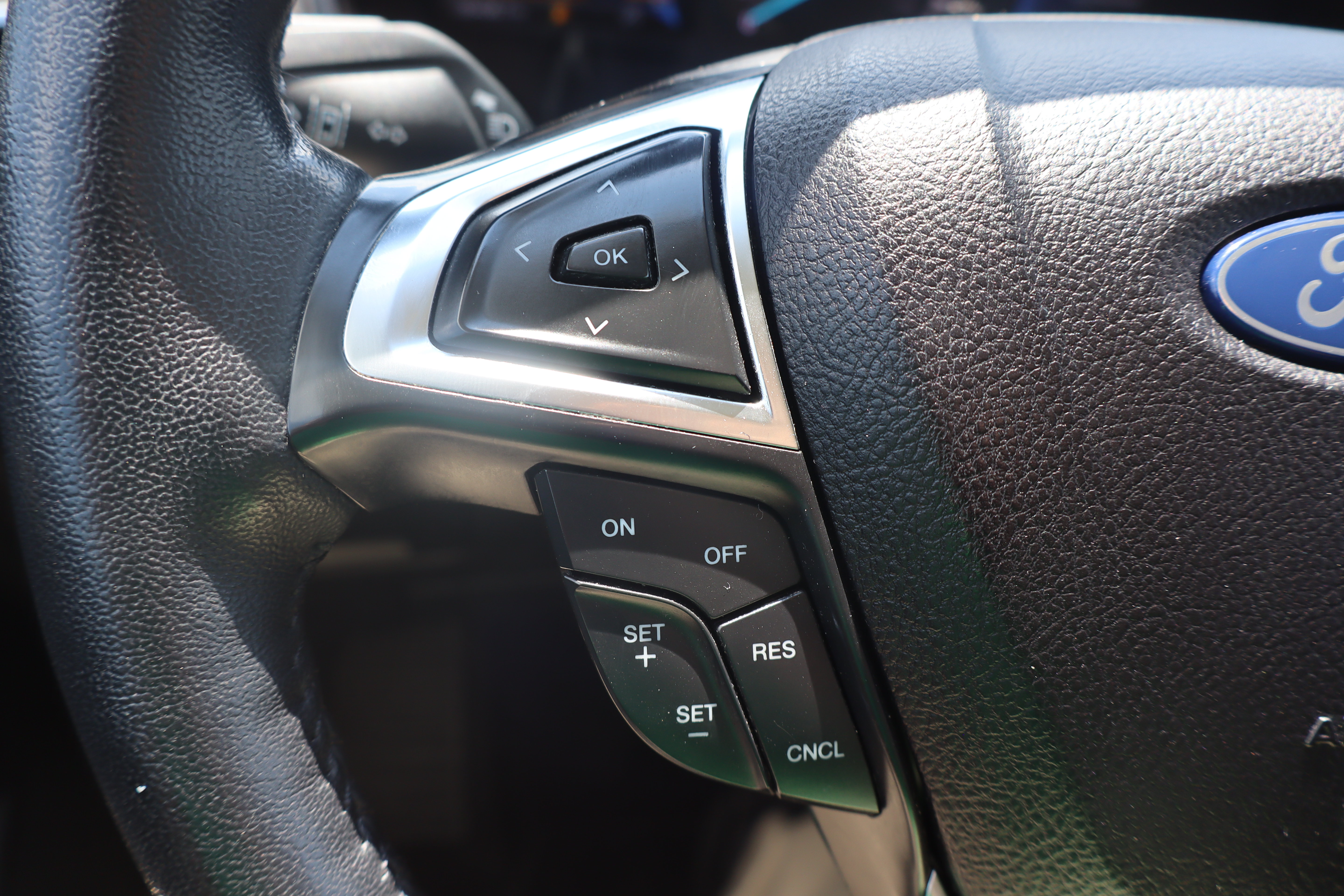 Used 2023 Ford Edge SEL w/ Sport Appearance Package AWD/4WD image 16