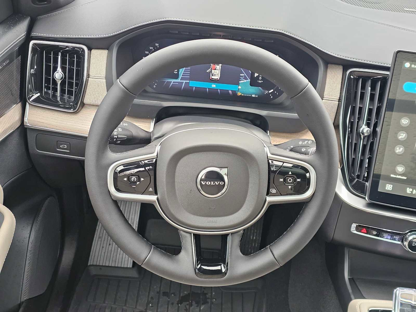 New 2026 Volvo XC90 B6 Plus w/ Protection Package Premier image 19