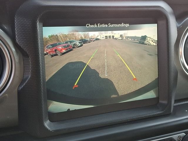 Used 2020 Jeep Wrangler Unlimited Sahara image 4