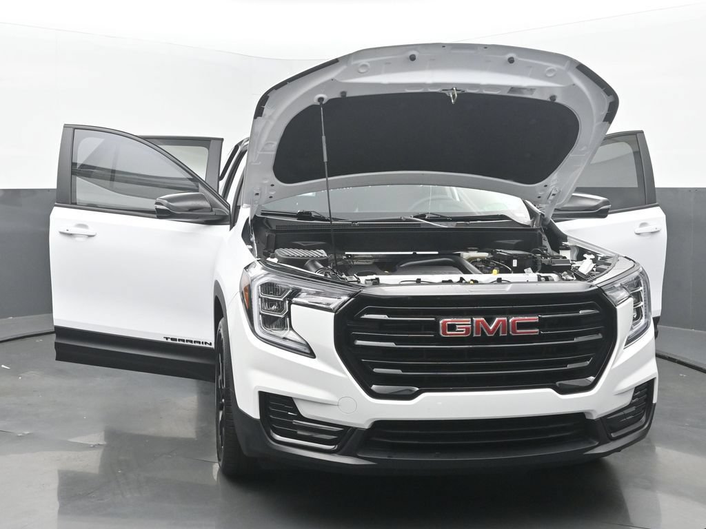 Used 2024 GMC Terrain SLE w/ Driver Convenience Package FWD image 55