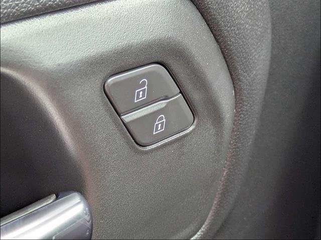 New 2026 Chevrolet Silverado 1500 Custom w/ LPO, Dark Essentials Package AWD/4WD image 28