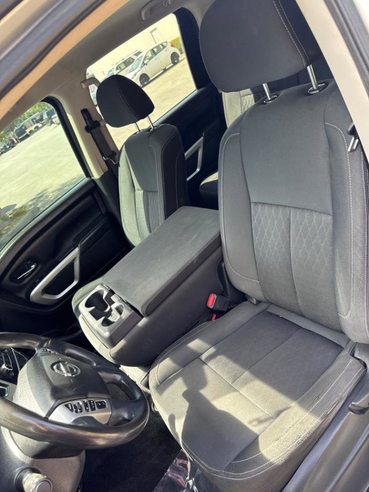 Used 2019 Nissan Titan SV AWD/4WD image 13
