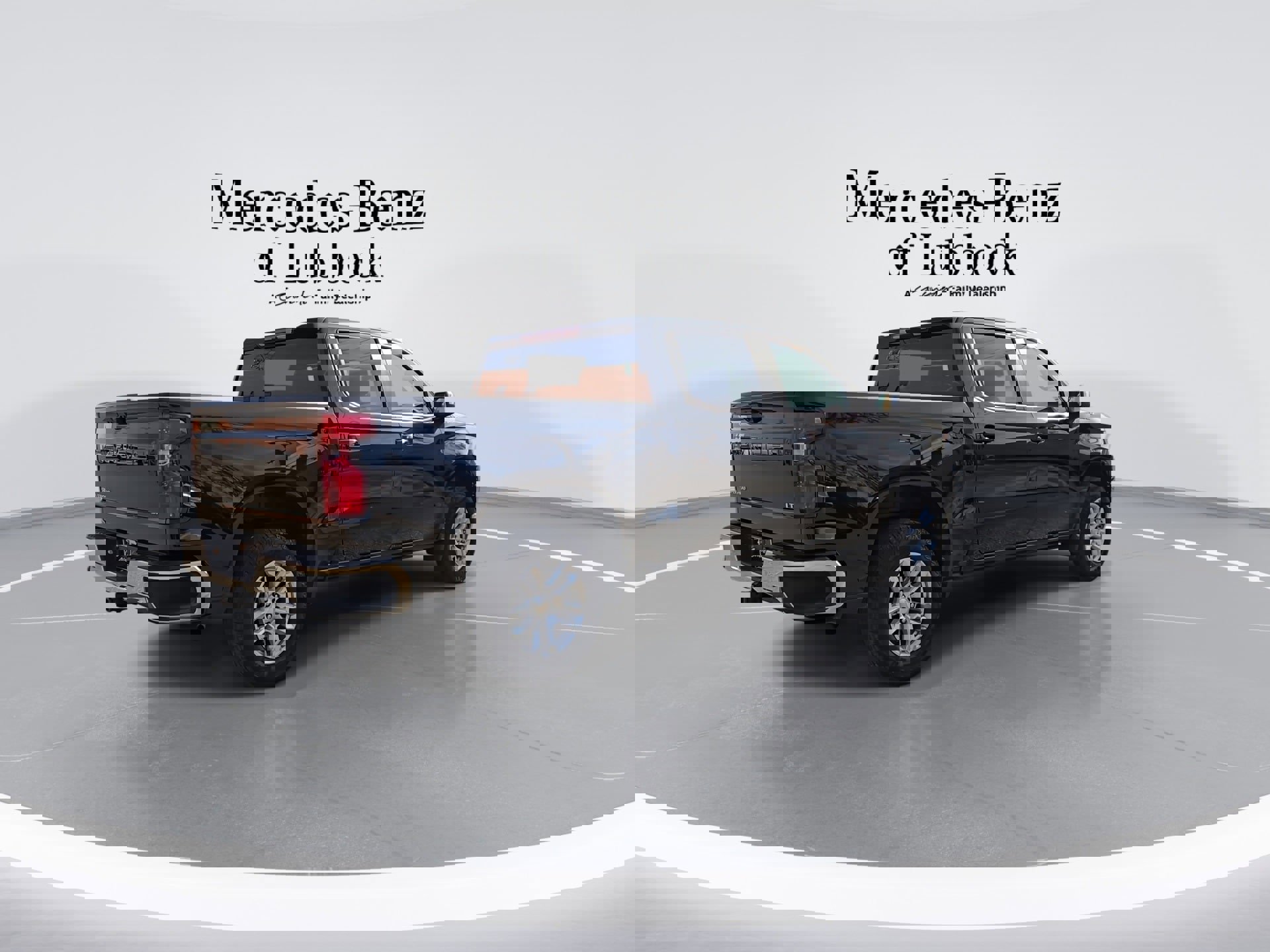 Used 2024 Chevrolet Silverado 1500 LT image 9