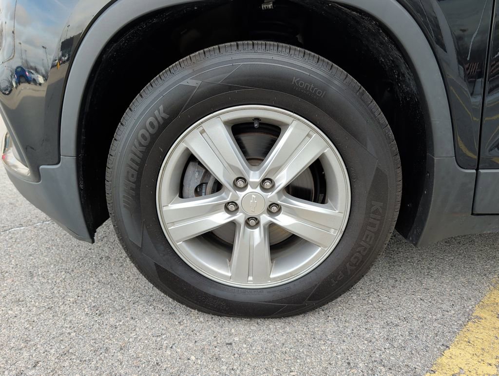 Used 2020 Chevrolet Trax LS image 4