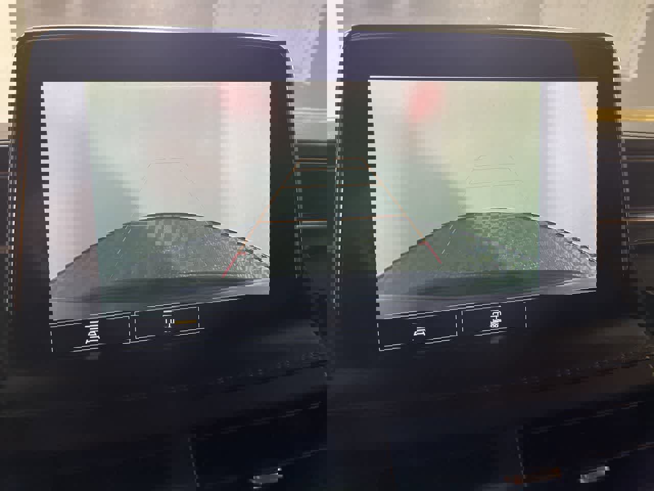 Used 2021 Chevrolet Tahoe Z71 image 18