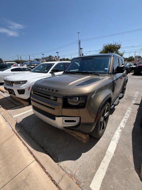 Used 2020 Land Rover Defender 110 First Edition AWD/4WD image 2