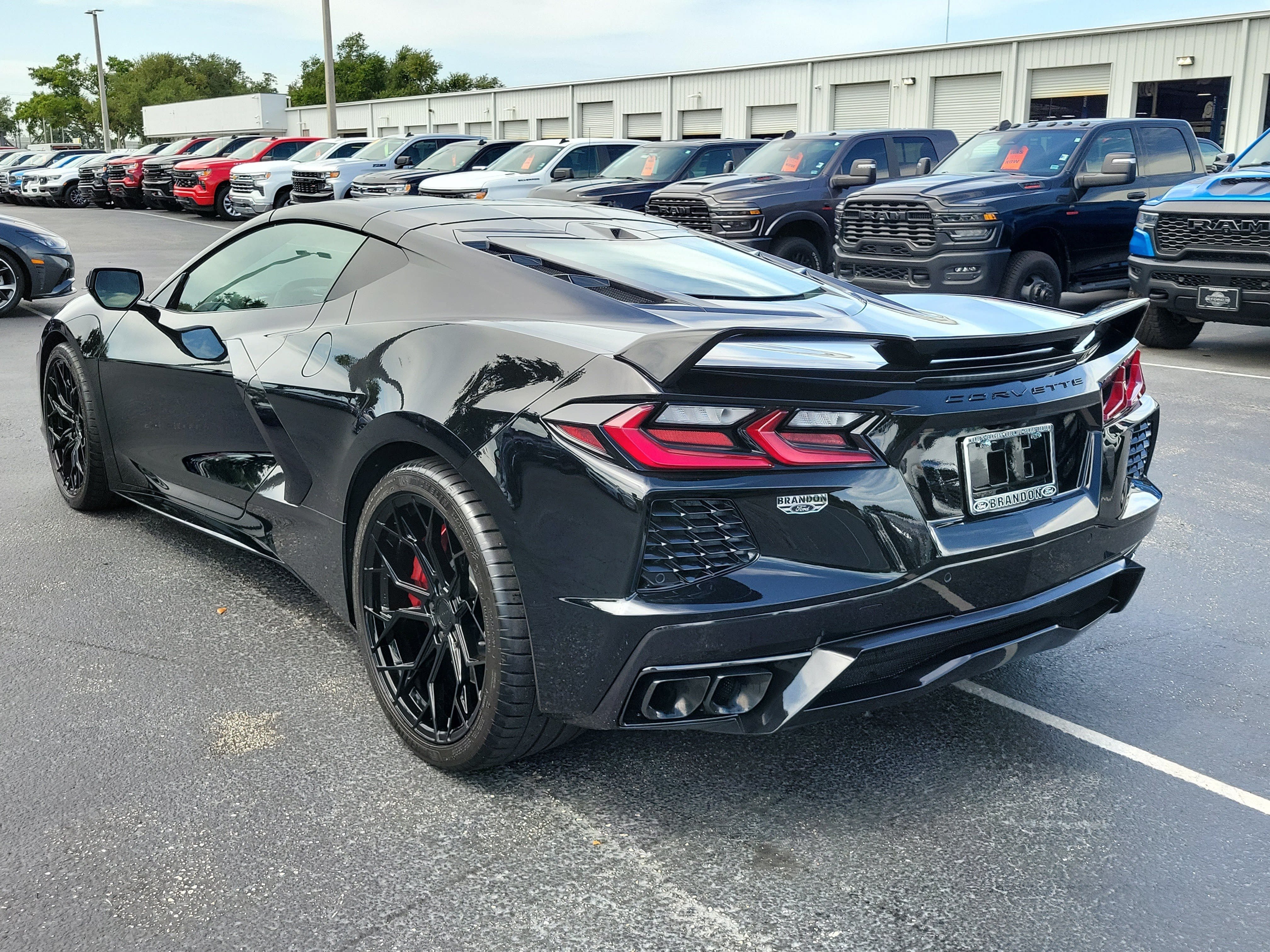 Used 2023 Chevrolet Corvette Stingray Preferred Cpe w/ Z51 Performance Package RWD image 7