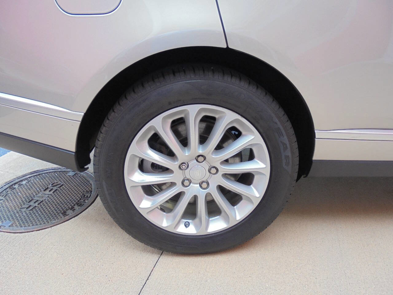 Used 2019 Land Rover Range Rover HSE AWD/4WD image 24