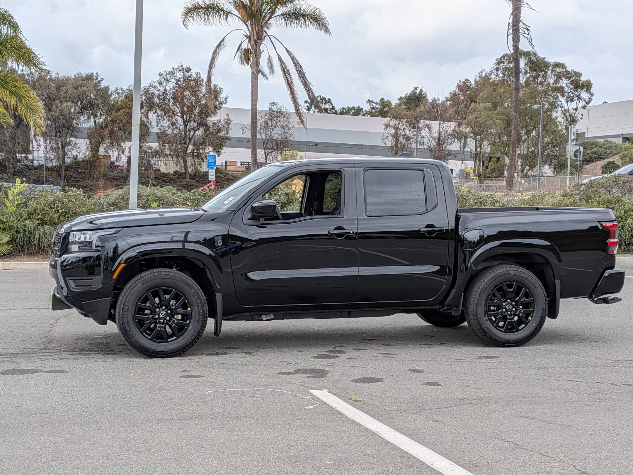 New 2026 Nissan Frontier SV w/ Tow Package image 5
