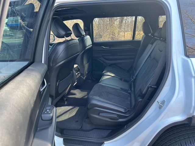 Used 2023 Jeep Grand Cherokee L Laredo AWD/4WD image 26