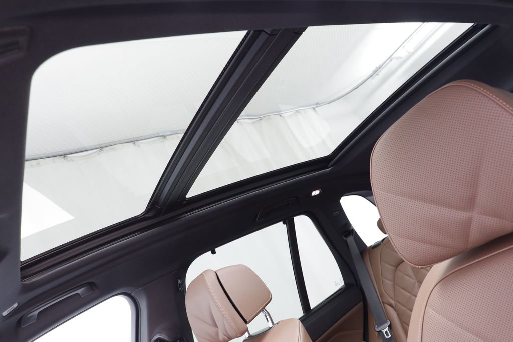 New 2026 BMW X5 M60i image 14