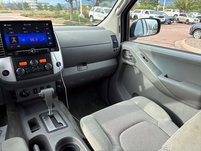 Used 2013 Nissan Frontier SV w/ SV Value Truck Pkg AWD/4WD image 26