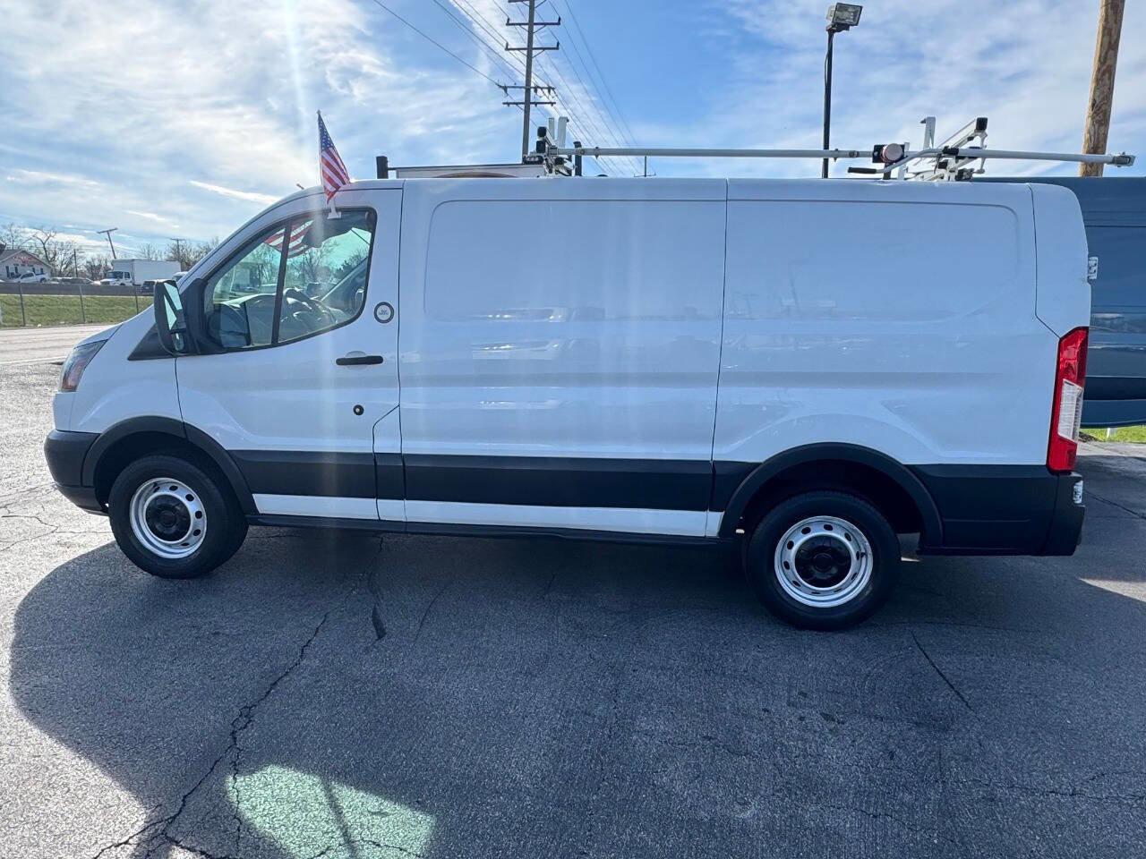 Used 2015 Ford Transit 250 130 Low Roof image 9