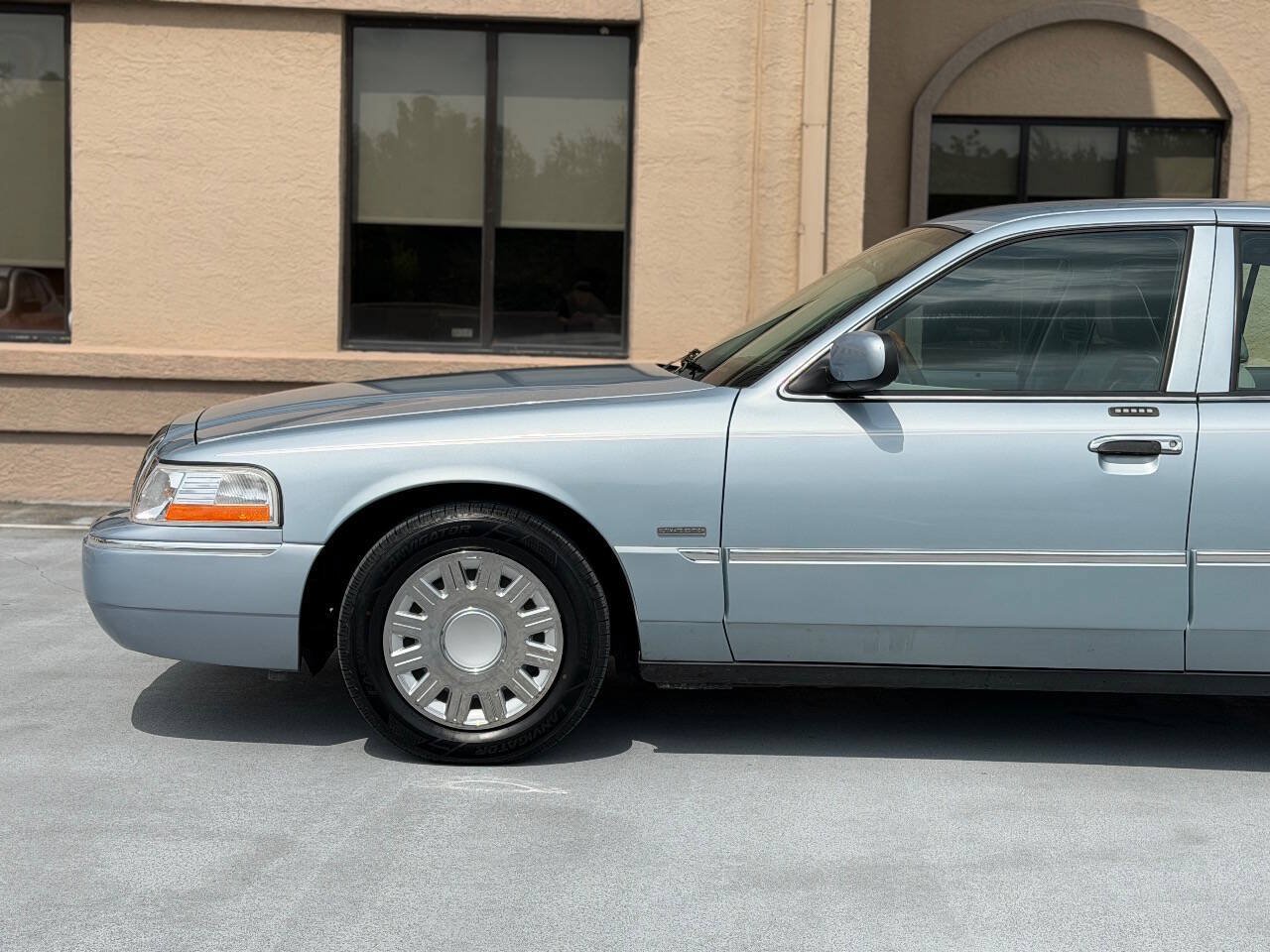 Used 2004 Mercury Grand Marquis LS RWD image 4