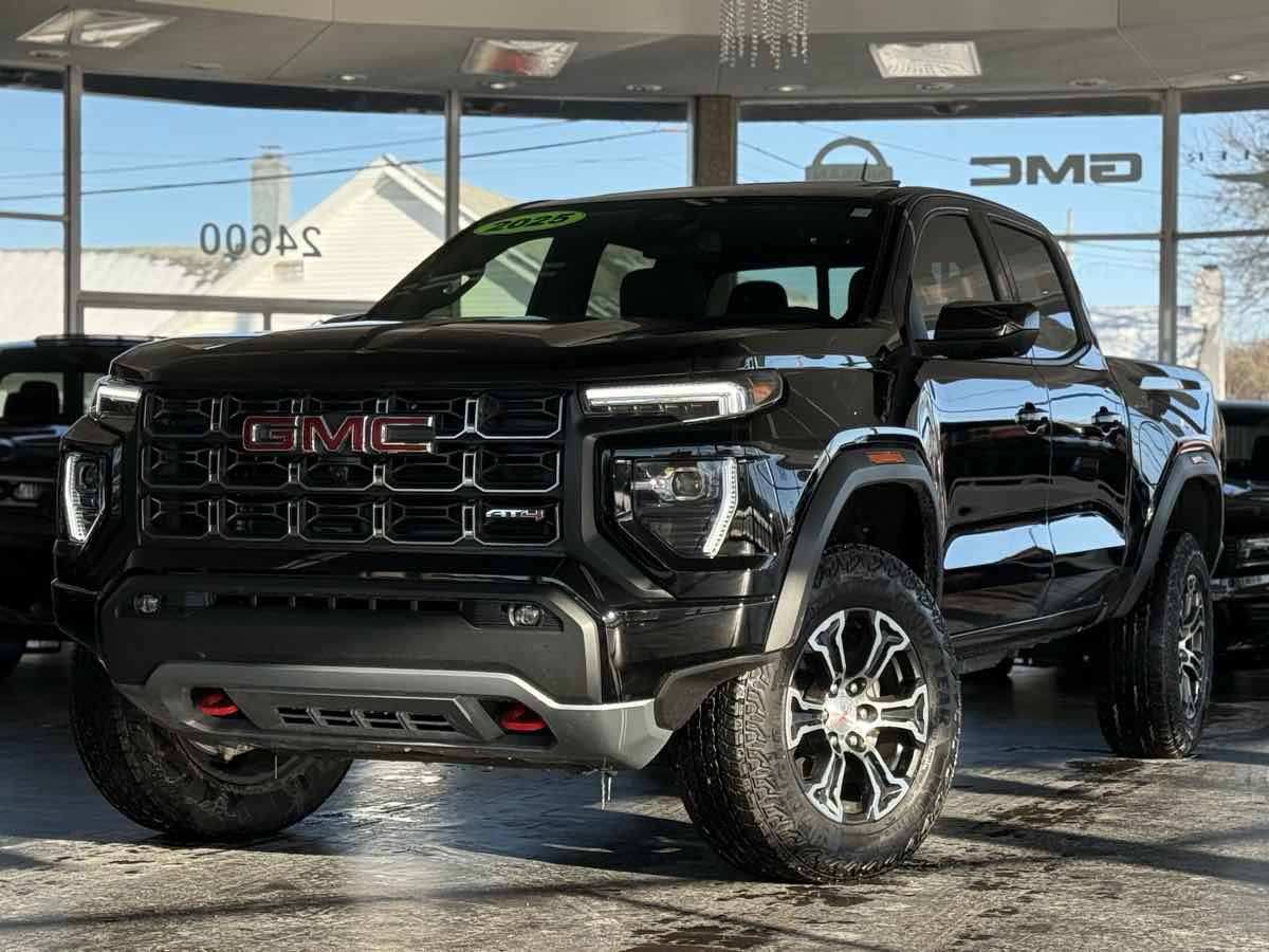 Used 2025 GMC Canyon AT4 w/ Technology Plus Package image 4