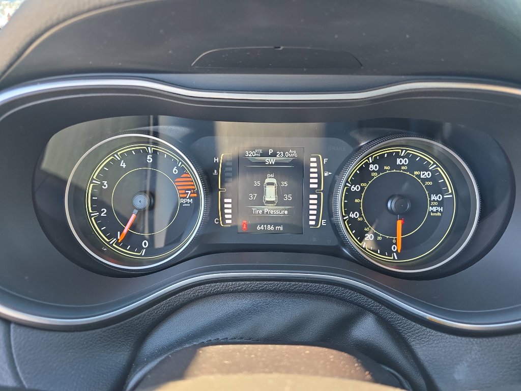 Used 2020 Jeep Cherokee Latitude Plus w/ Cold Weather Group image 15