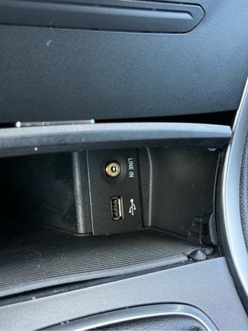 Used 2015 Ford Edge SEL image 16