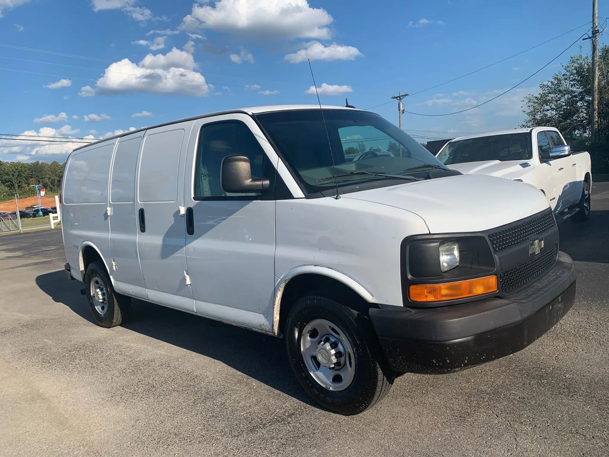 Used 2012 Chevrolet Express 2500 image 1
