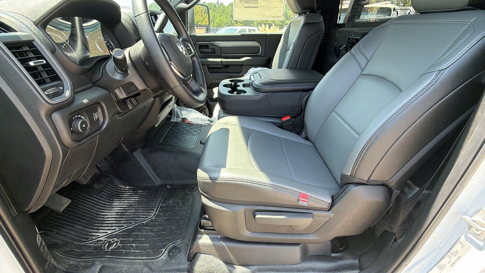 New 2026 RAM 4500 Tradesman w/ Chrome Appearance Group AWD/4WD image 16