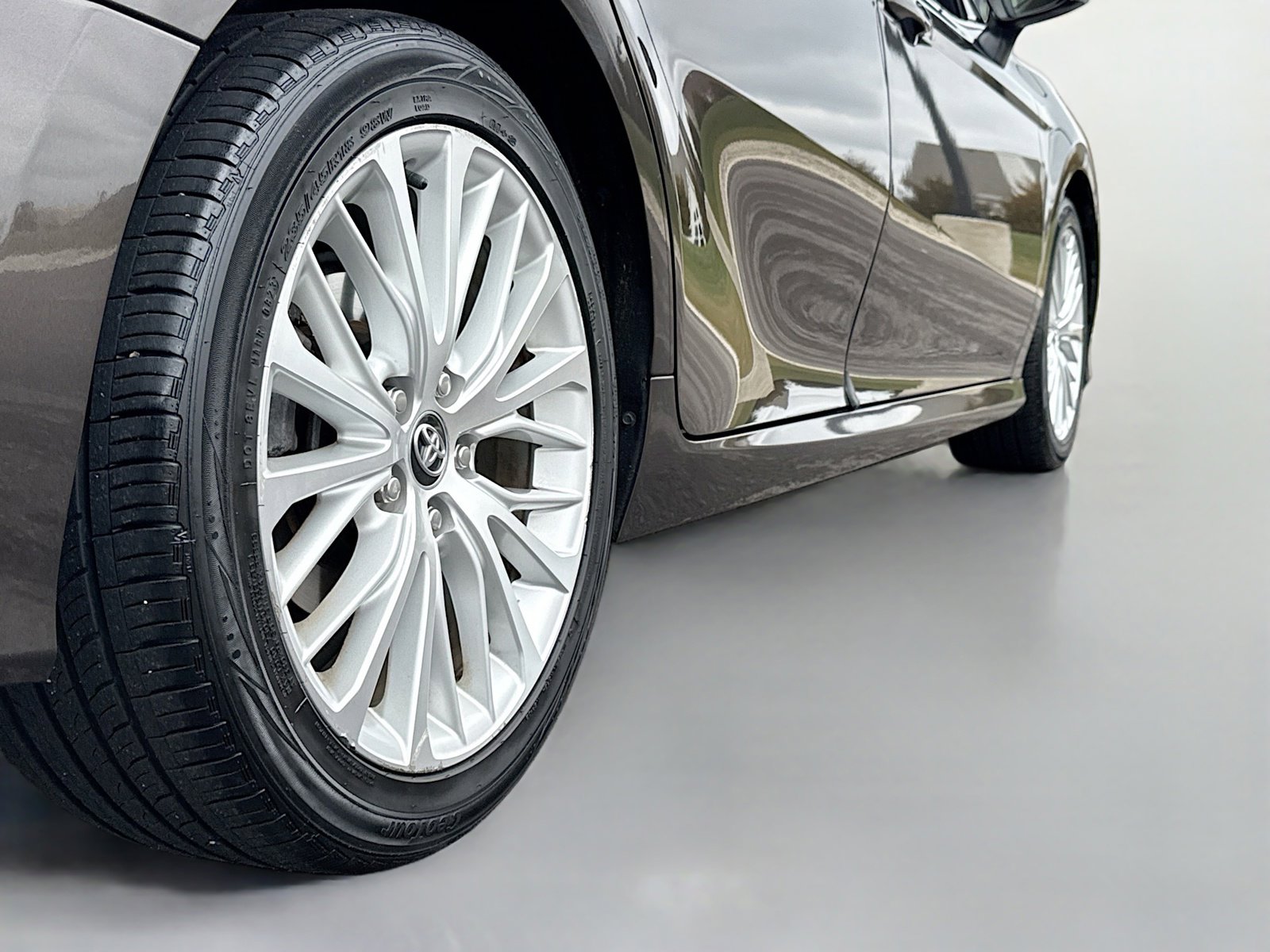 Used 2020 Toyota Camry XLE image 15