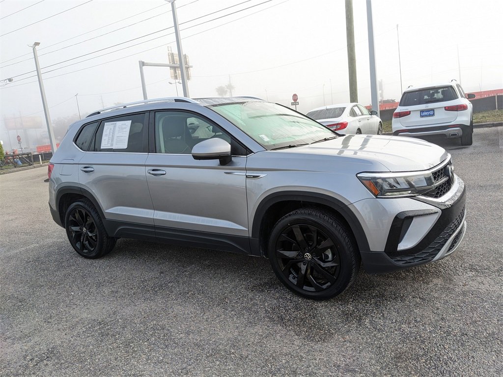 Certified 2023 Volkswagen Taos SE w/ Panoramic Sunroof Package image 10