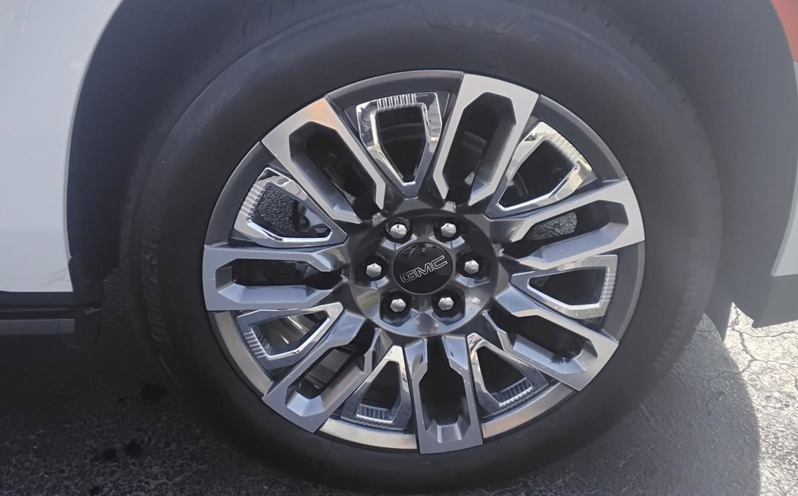 Used 2024 GMC Yukon Denali Ultimate image 12