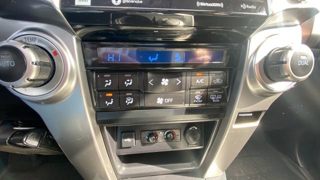 Used 2022 Toyota 4Runner Limited AWD/4WD image 18