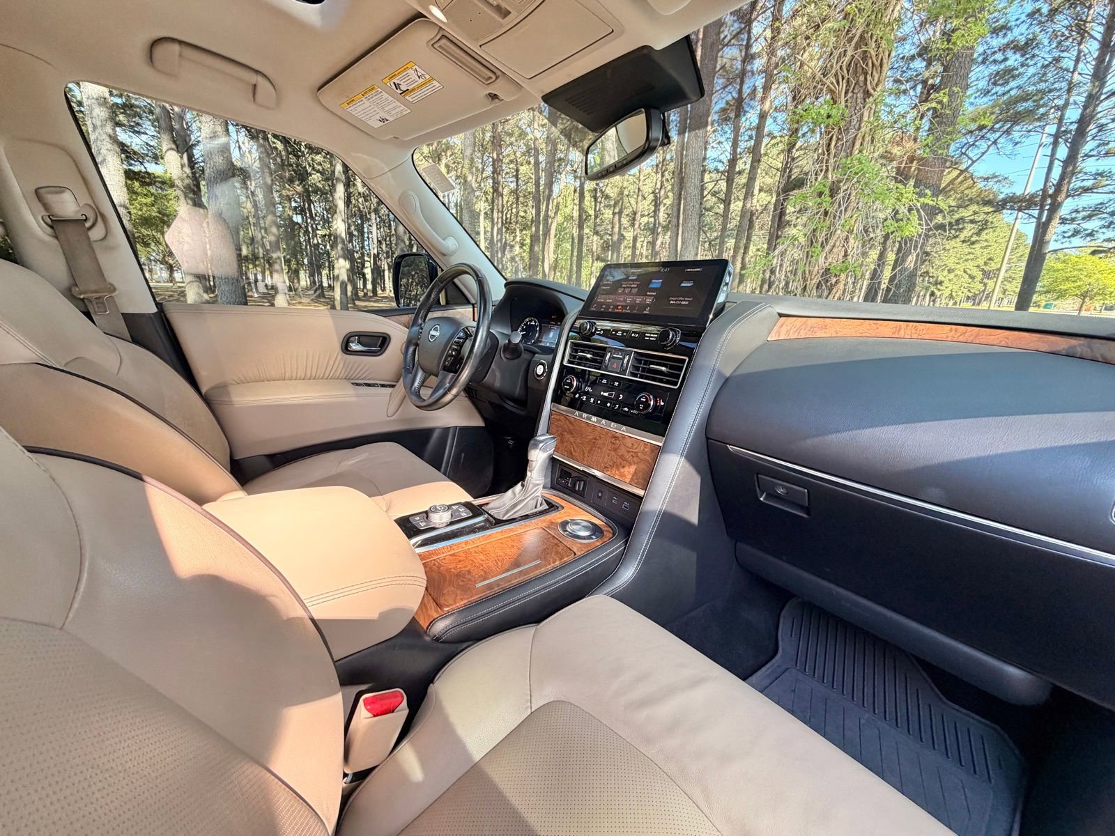 Used 2022 Nissan Armada SL w/ Captain's Chairs Package image 21