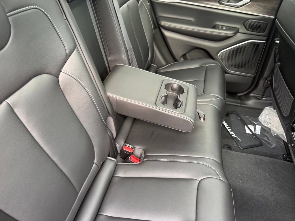 New 2026 Jeep Grand Cherokee Limited w/ Limited Altitude Package AWD/4WD image 51