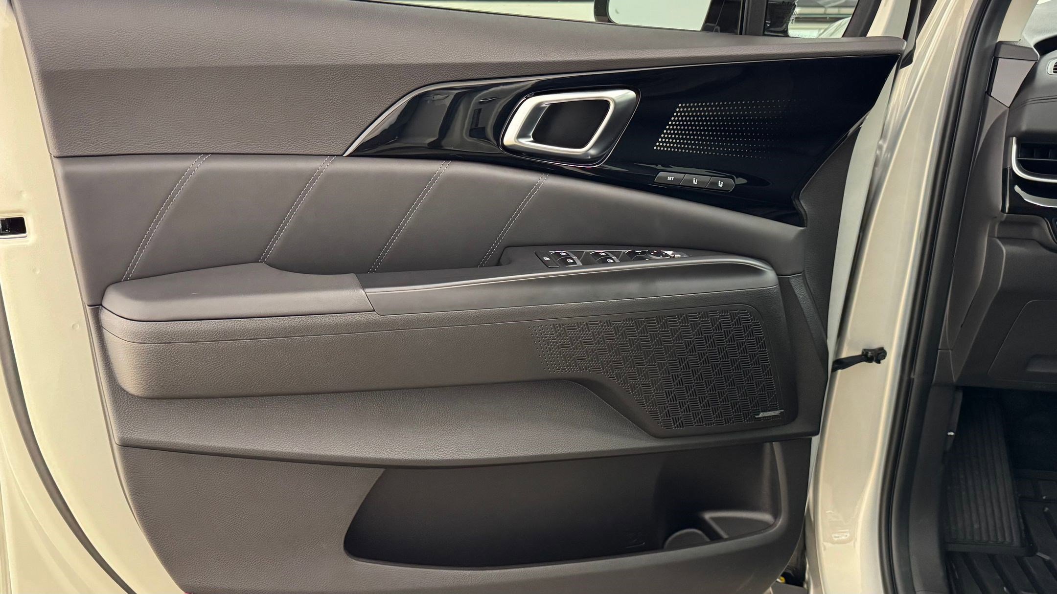 Used 2026 Kia Carnival SX Prestige image 14