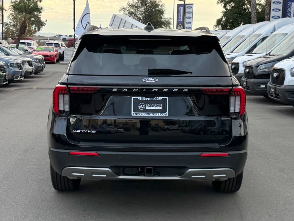 New 2026 Ford Explorer Active RWD image 7