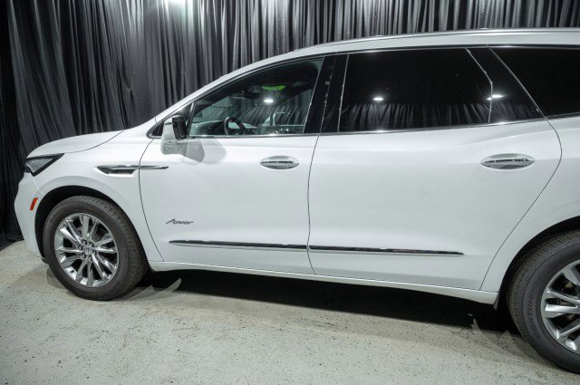 Used 2023 Buick Enclave Avenir w/ Avenir Technology Package image 5