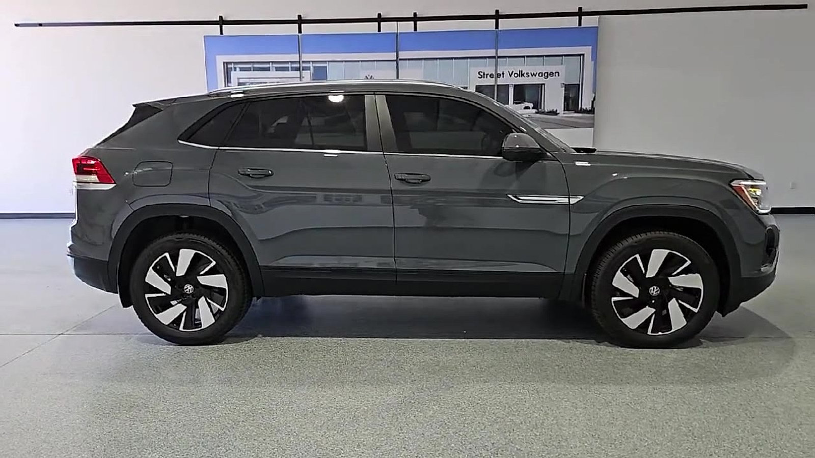 New 2026 Volkswagen Atlas Cross Sport SE FWD image 10
