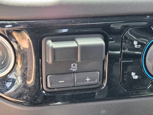 Used 2025 Chevrolet Silverado 1500 LT Trail Boss AWD/4WD image 25