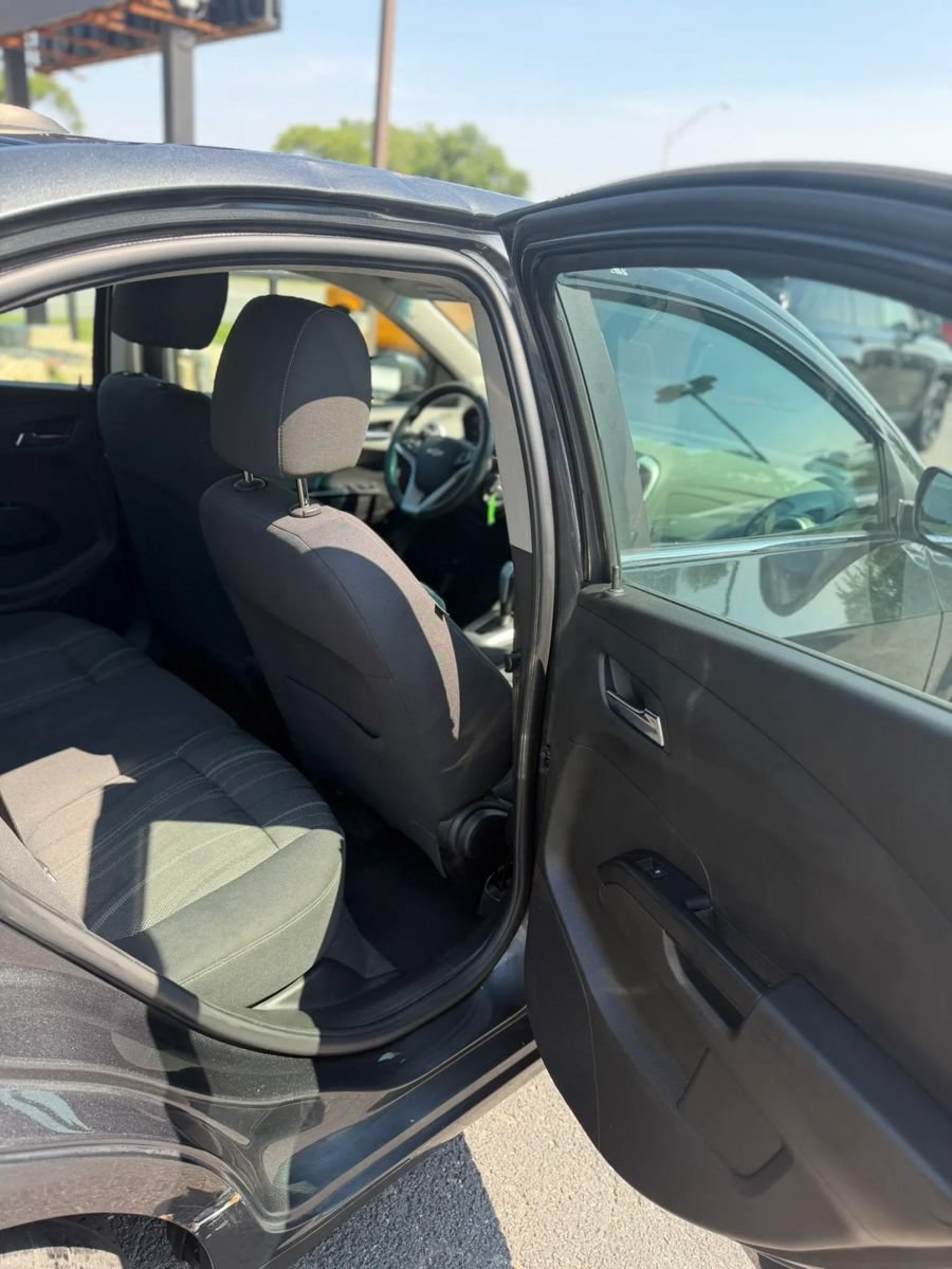 Used 2019 Chevrolet Sonic LT FWD image 14