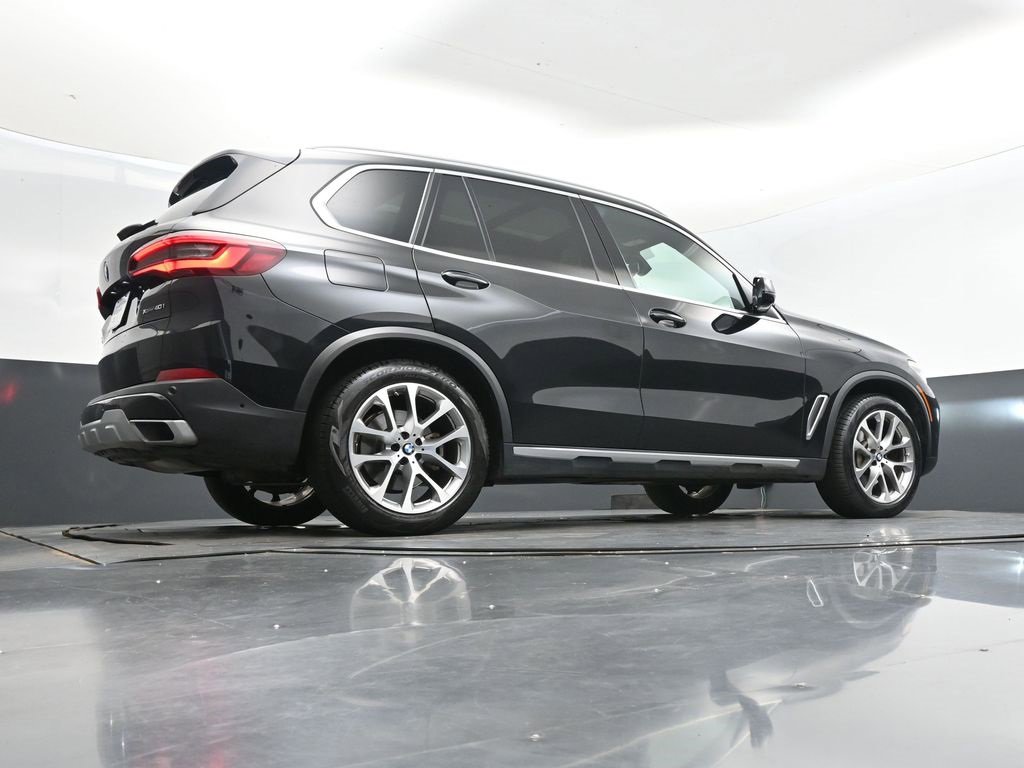 Used 2021 BMW X5 xDrive40i w/ Premium Package 2 image 43