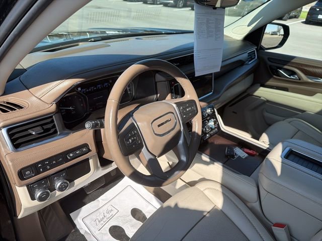 Used 2021 GMC Yukon XL Denali w/ Denali Premium Package image 19
