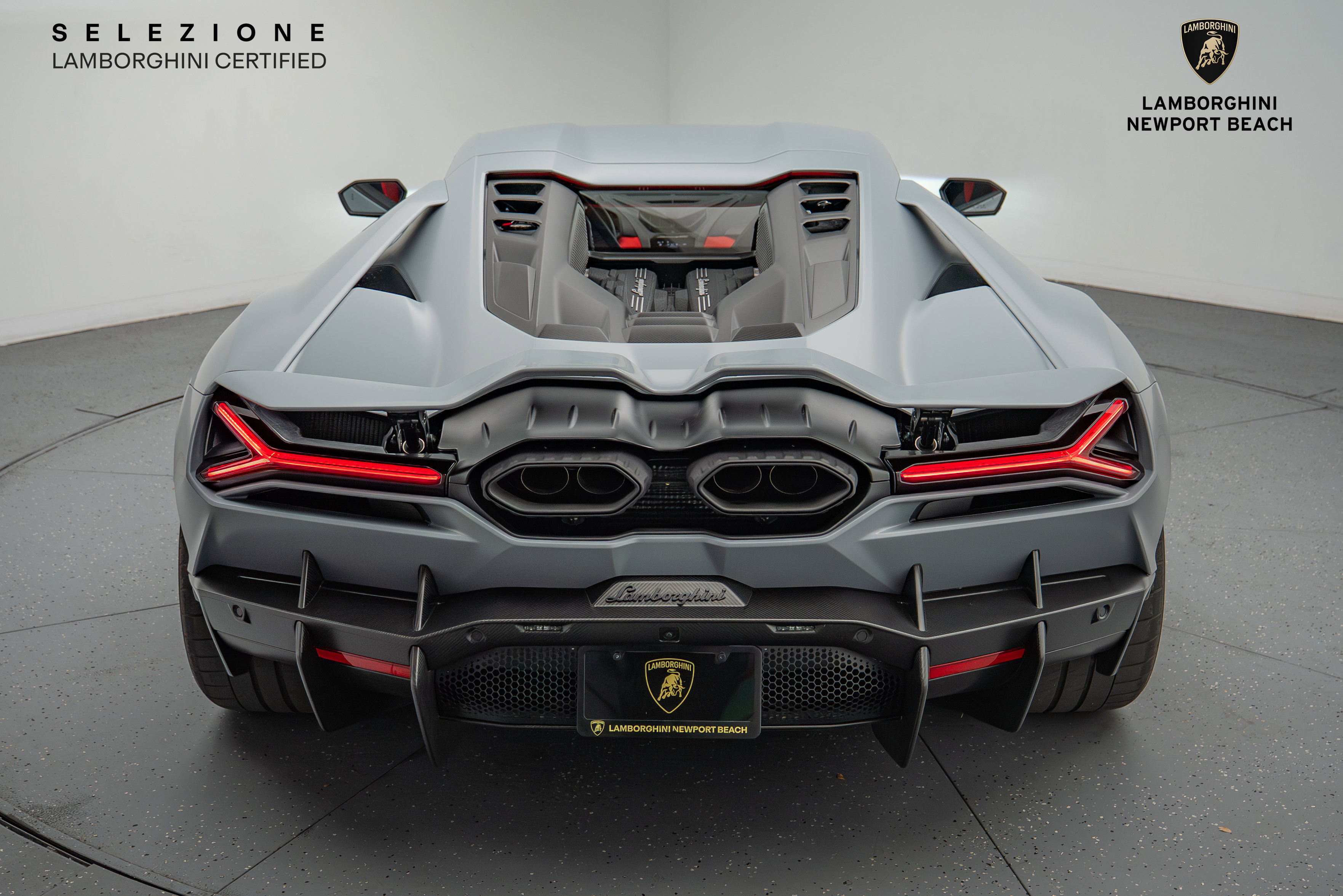 Used 2024 Lamborghini Revuelto image 19