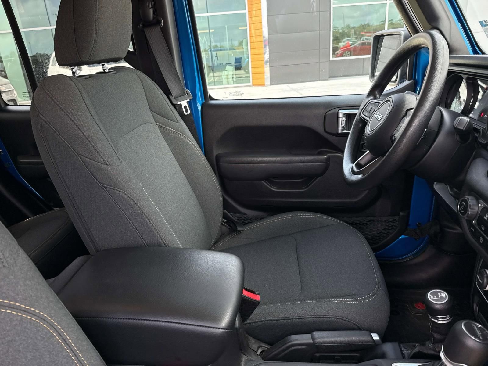 Used 2025 Jeep Gladiator Sport image 10