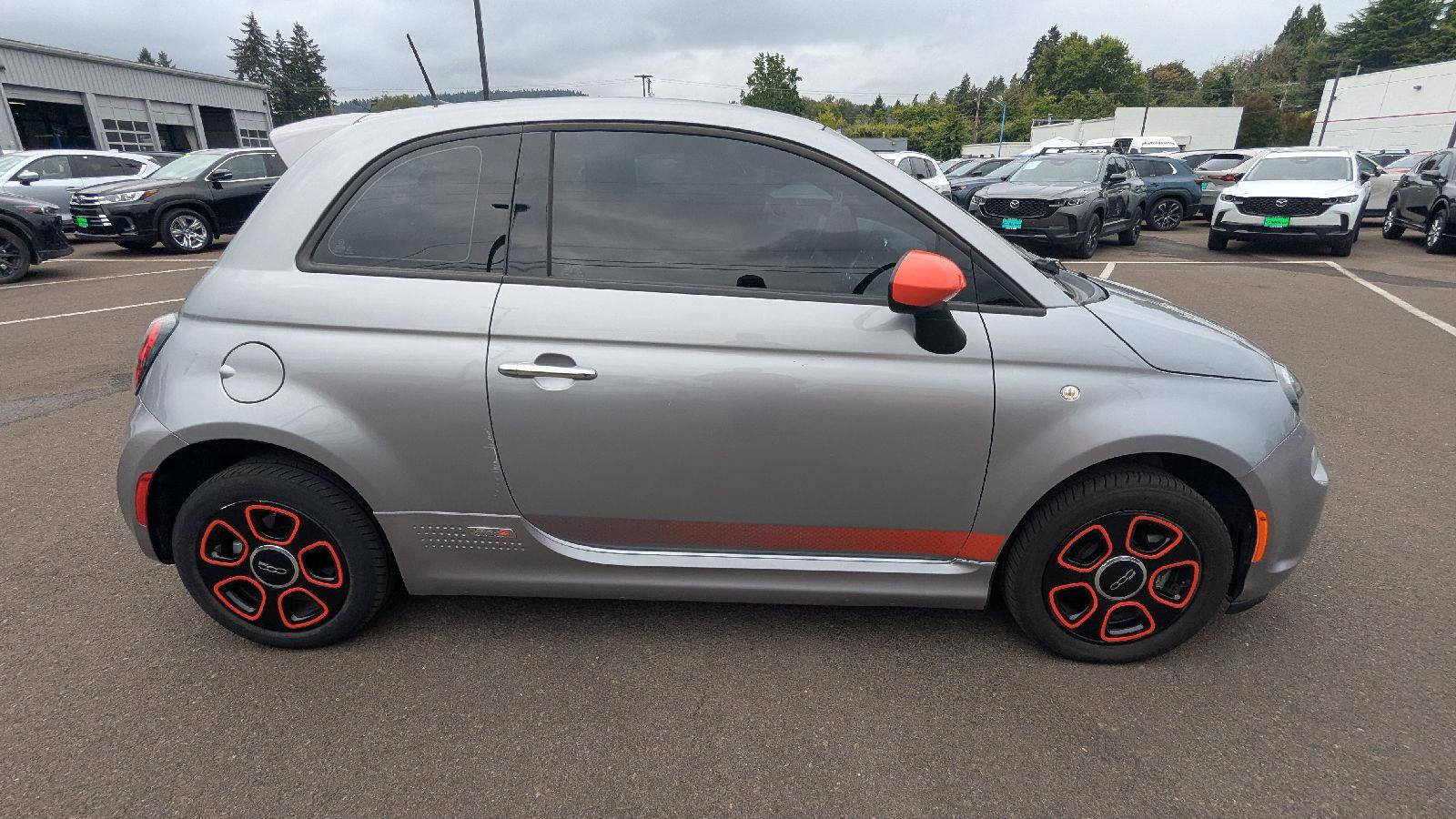 Used 2018 FIAT 500 e w/ Esport Package FWD image 6