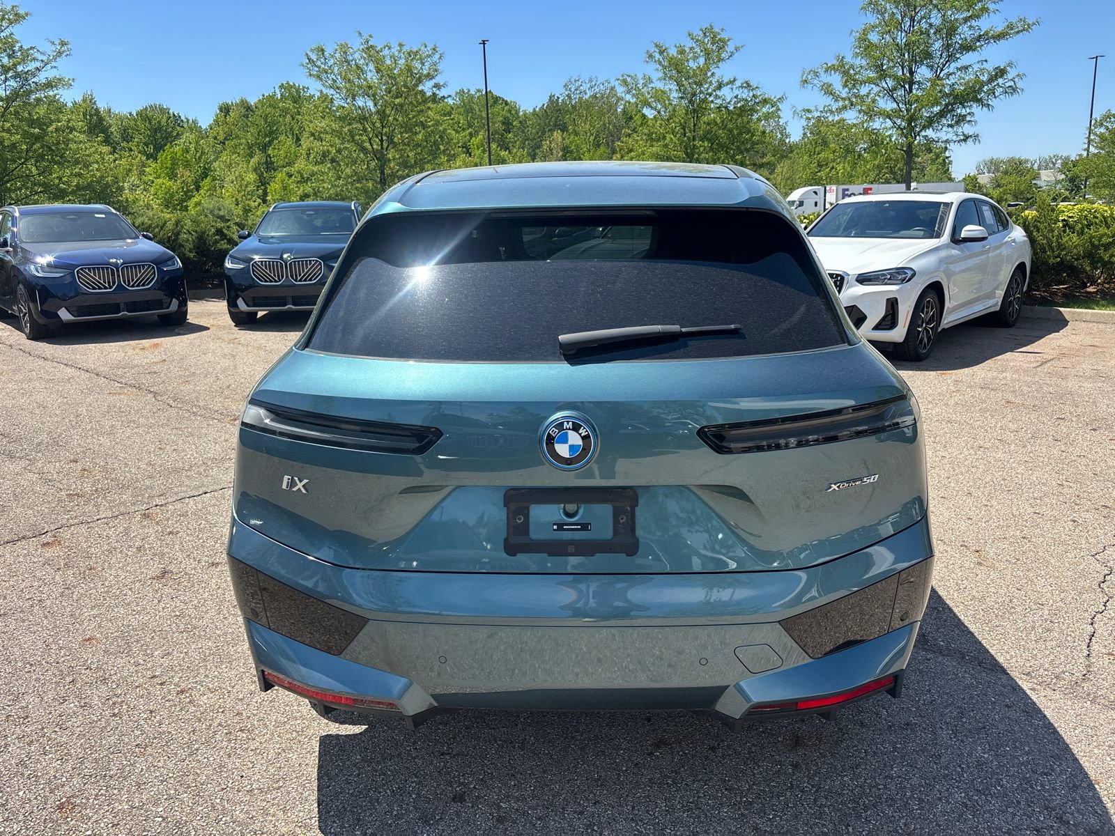 Used 2024 BMW iX xDrive50 w/ Sport Package AWD/4WD image 6