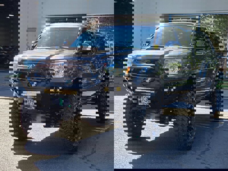 Used 2015 Toyota Tacoma 4x4 Access Cab V6 image 1