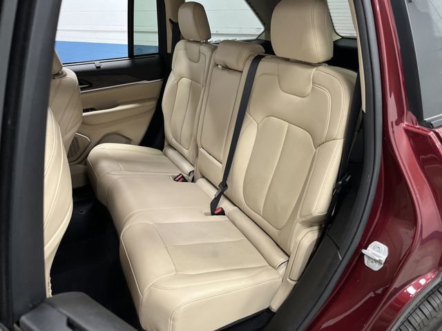 Used 2022 Jeep Grand Cherokee Limited w/ Luxury Tech Group II image 30