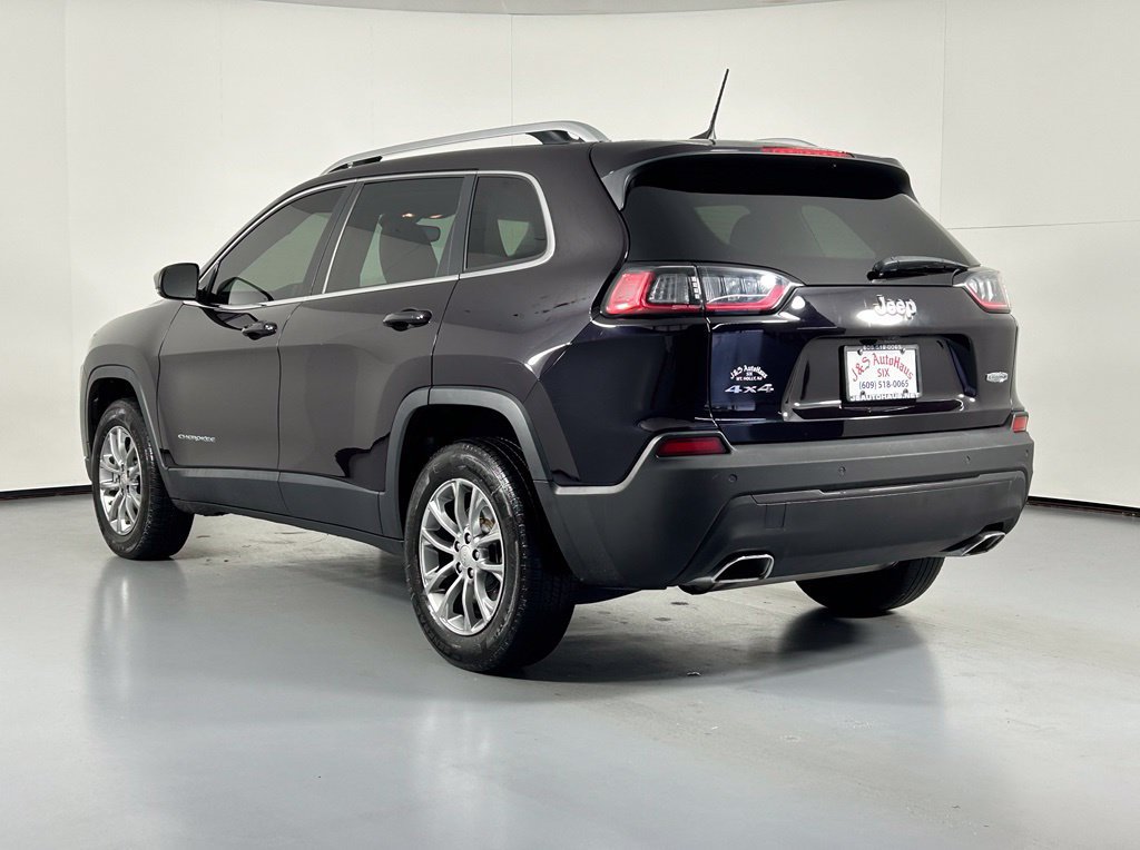 Used 2021 Jeep Cherokee Latitude Lux w/ Sun & Sound Group AWD/4WD image 5