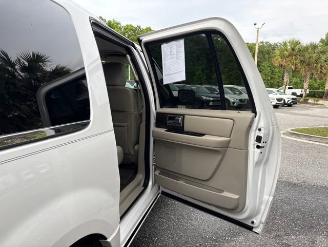 Used 2015 Lincoln Navigator L 2WD image 18