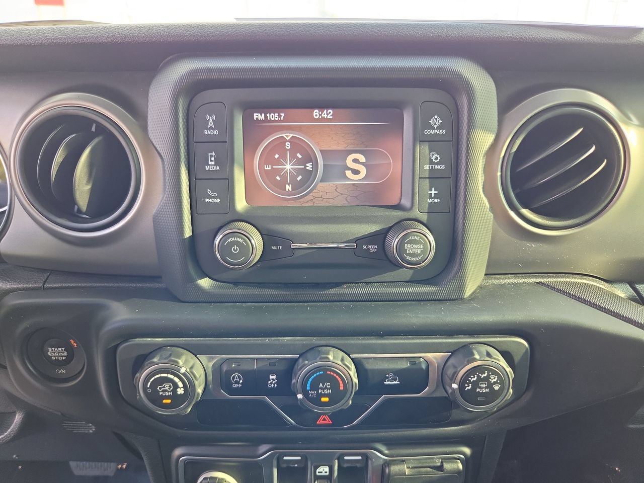 Used 2020 Jeep Gladiator Sport w/ Quick Order Package 24S AWD/4WD image 21