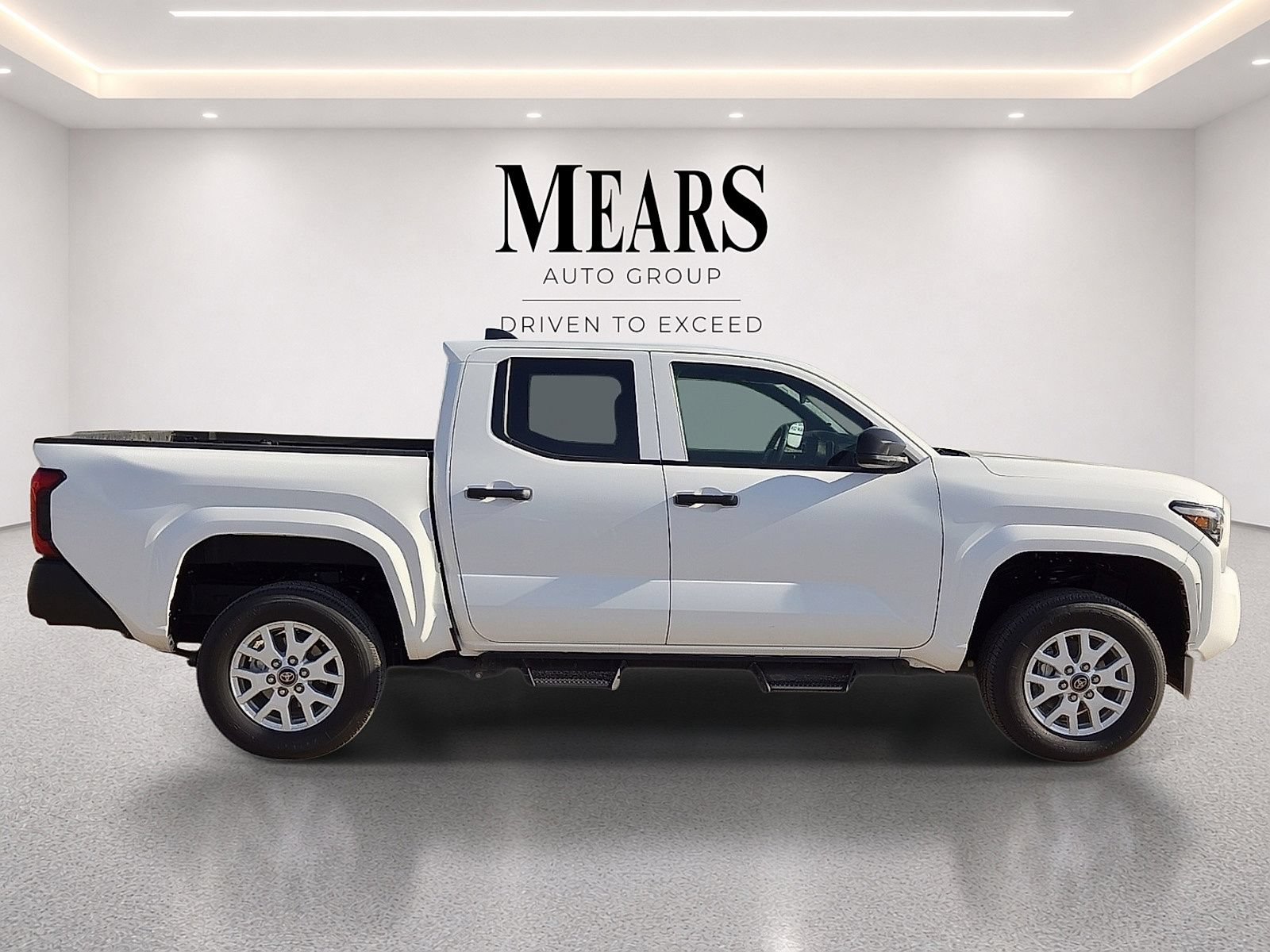 Used 2025 Toyota Tacoma SR AWD/4WD image 6