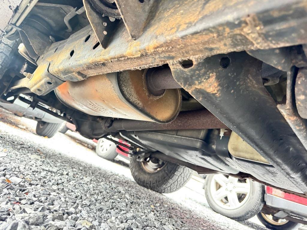 Used 2005 GMC Yukon SLE AWD/4WD image 4