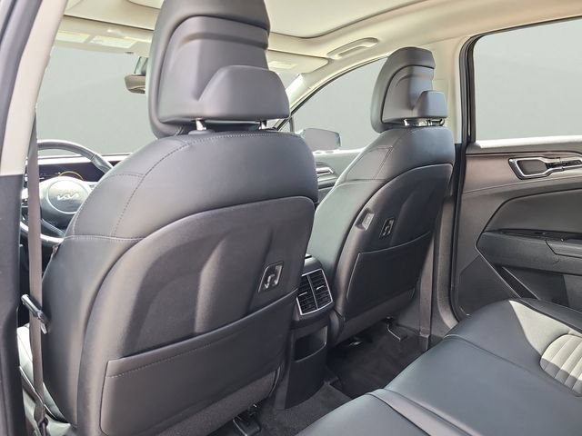 Used 2025 Kia Sportage SX FWD image 7