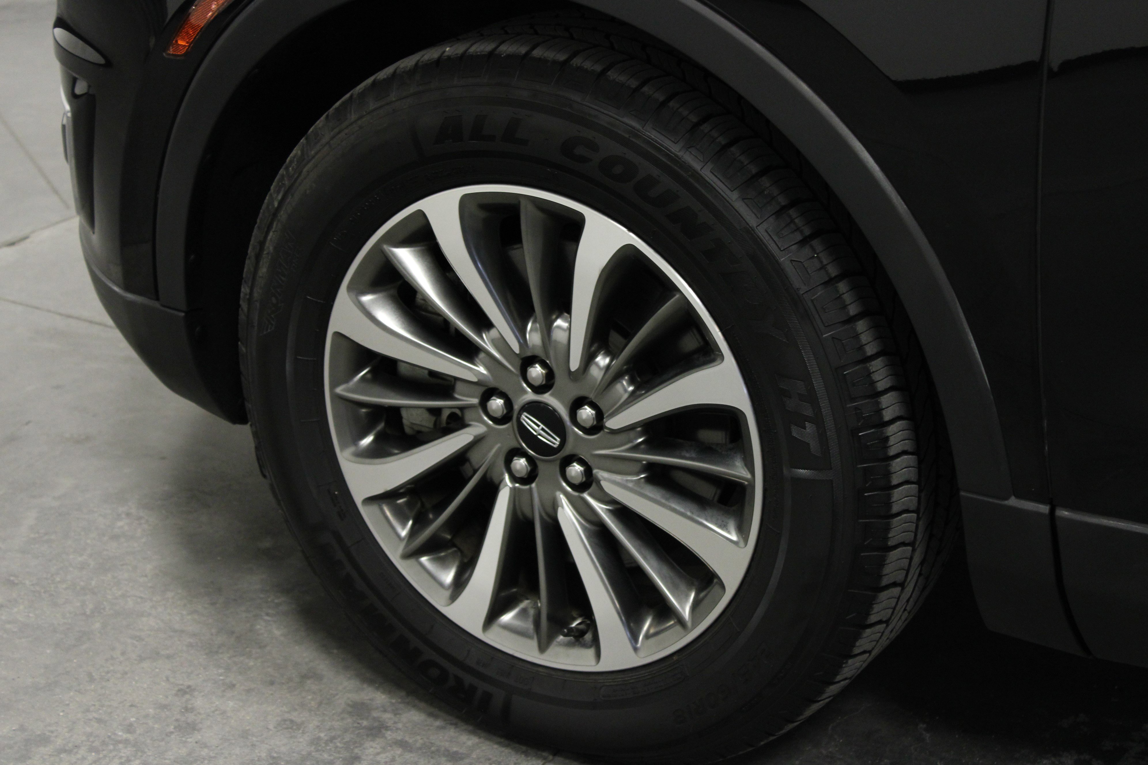 Used 2019 Lincoln Nautilus Select image 10